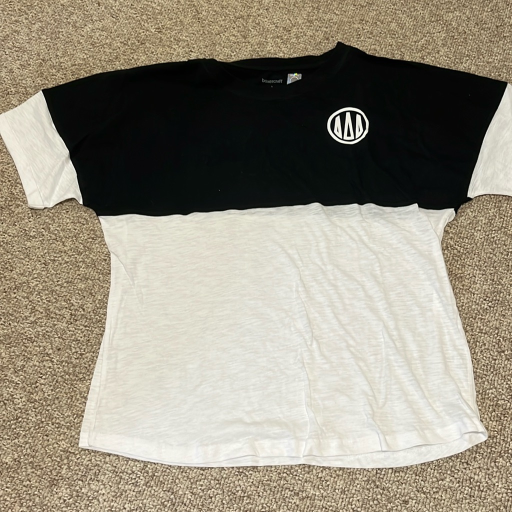 Delta Delta Delta Tri Delta SS TShirt L